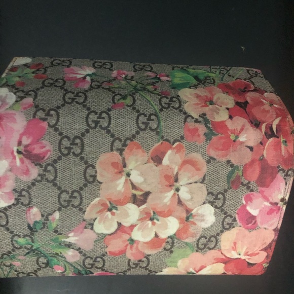 AUTHENTIC GUCCI FLORAL WALLET - Picture 4 of 4